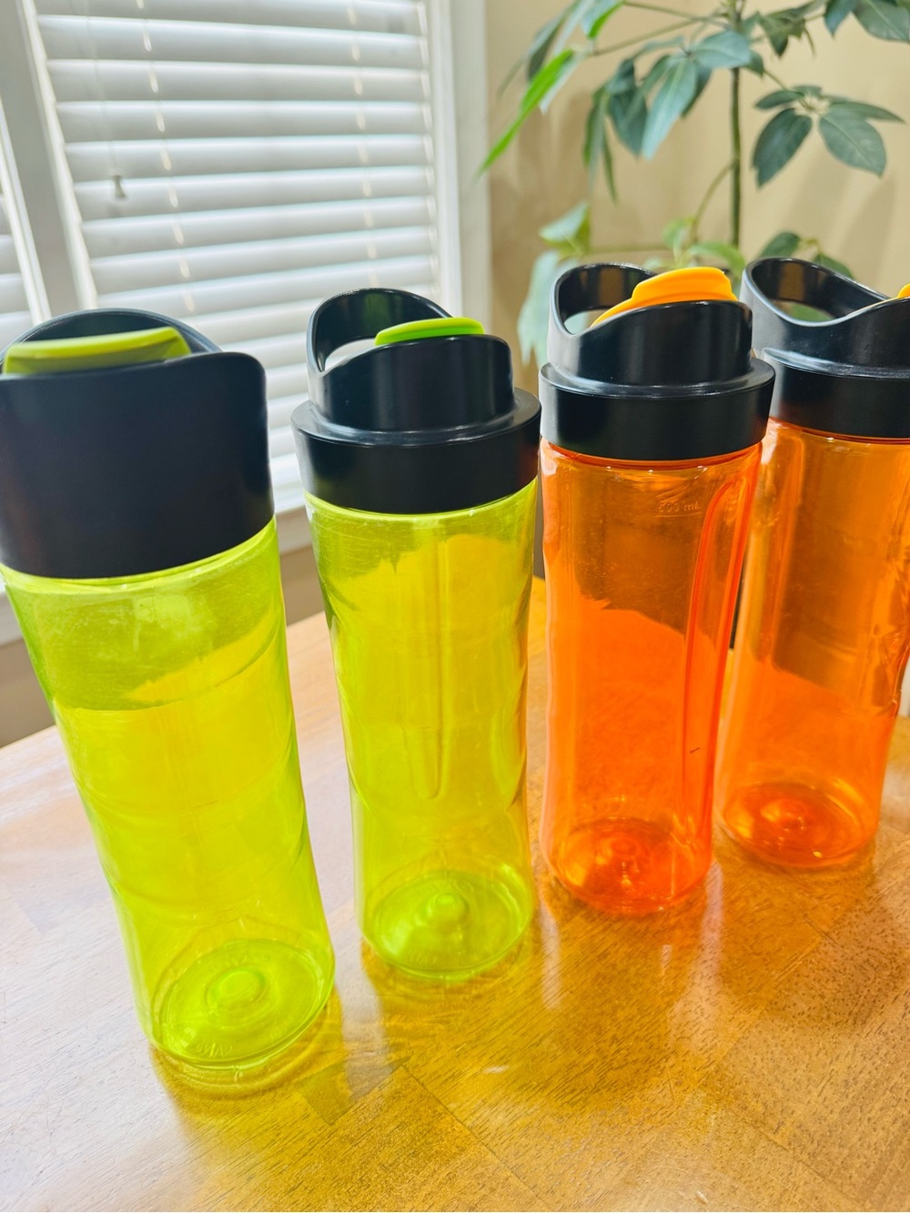 4 Oster MyBlend Sport Bottles Orange and Green 20 Oz w 2 replacement blades - Picture 5 of 9
